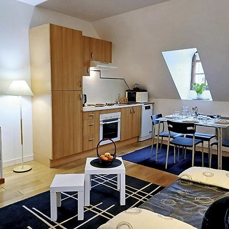 Le Jardin Des Lys - Chambre D'Hote Ou Appartement La Roche-Posay Δωμάτιο φωτογραφία