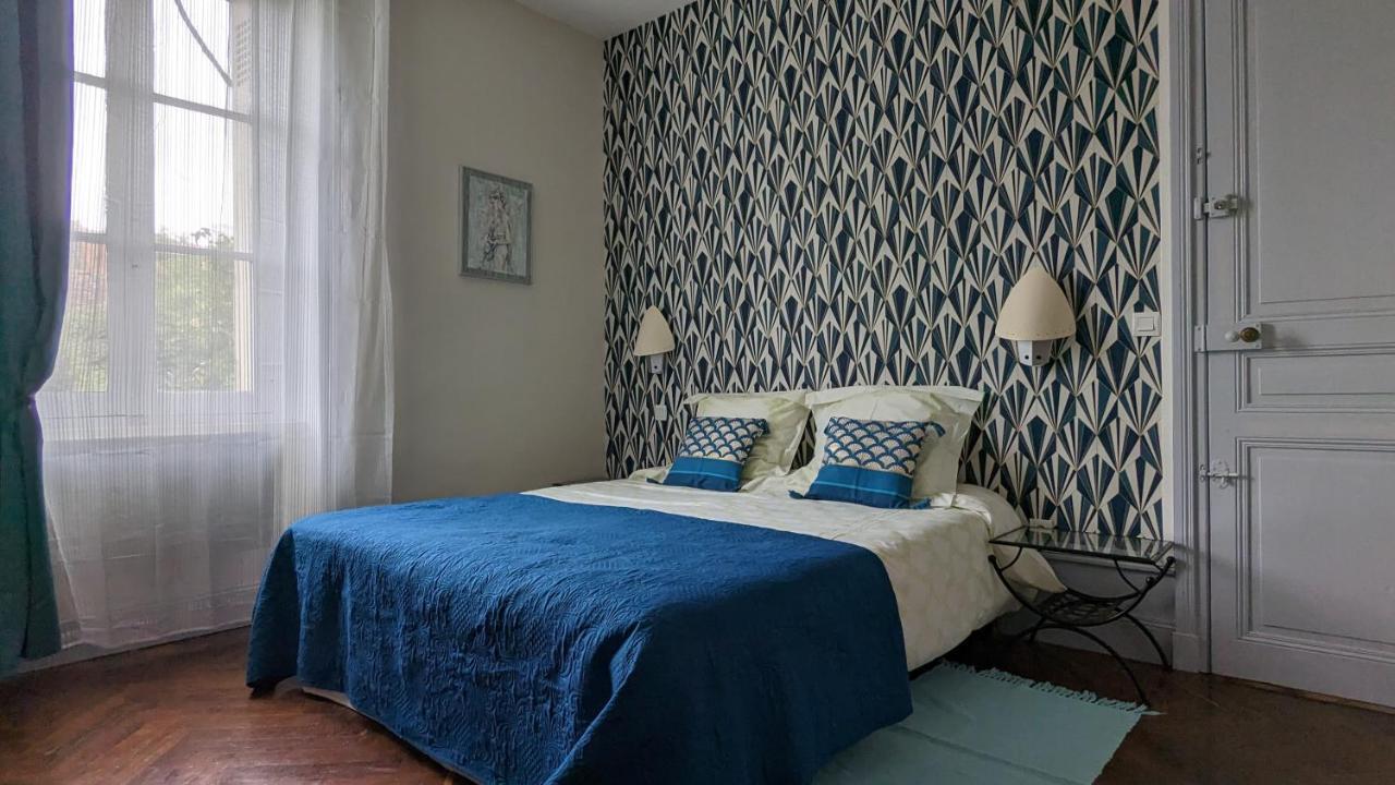 Le Jardin Des Lys - Chambre D'Hote Ou Appartement La Roche-Posay Εξωτερικό φωτογραφία