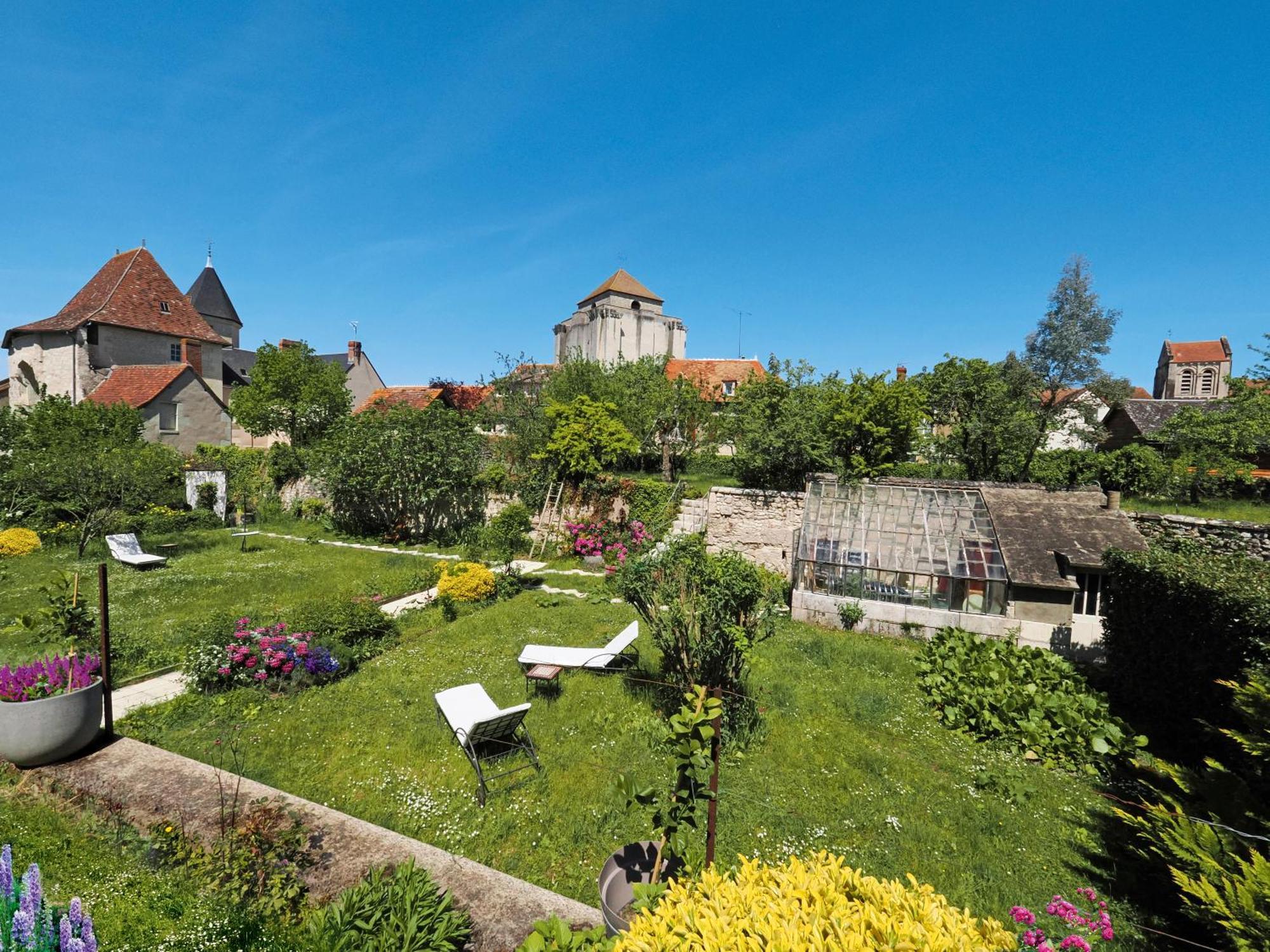 Le Jardin Des Lys - Chambre D'Hote Ou Appartement La Roche-Posay Εξωτερικό φωτογραφία