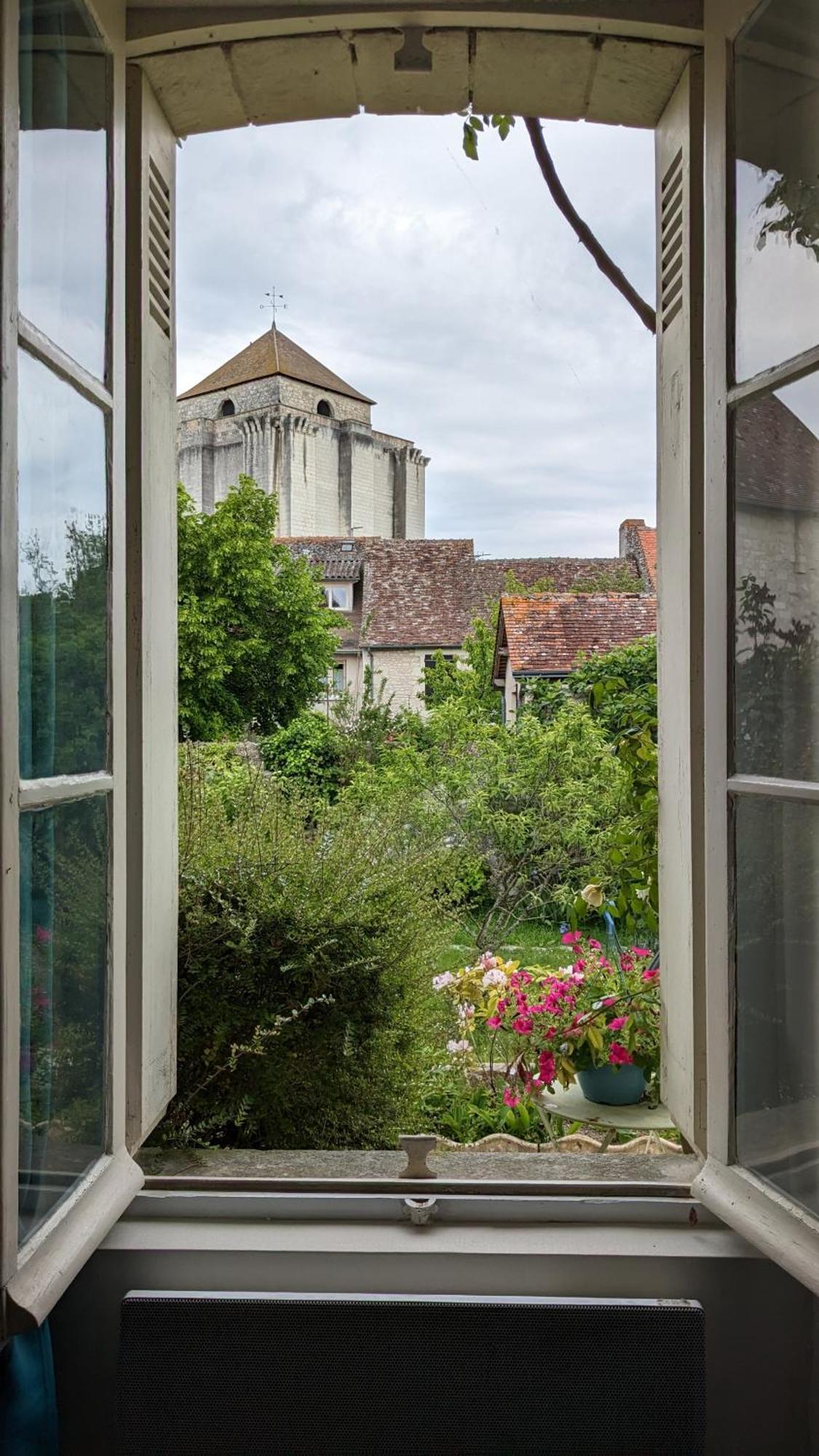 Le Jardin Des Lys - Chambre D'Hote Ou Appartement La Roche-Posay Δωμάτιο φωτογραφία